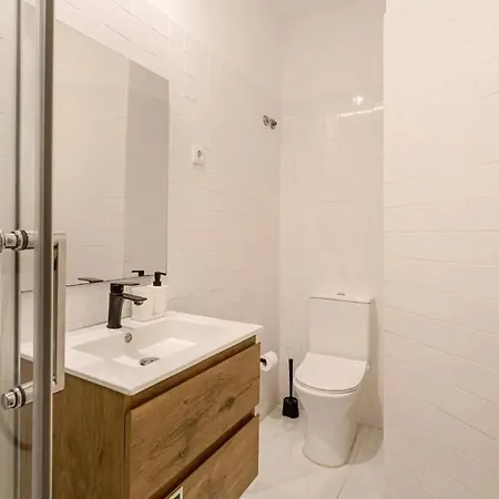 Apartment Ground Floor 2 Bedroom With Pool Lisbon