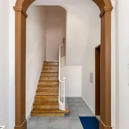 Ground Floor 2 Bedroom With Pool Apartment *