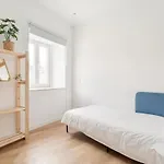 Ground Floor 2 Bedroom With Pool Апартаменты Лиссабон
